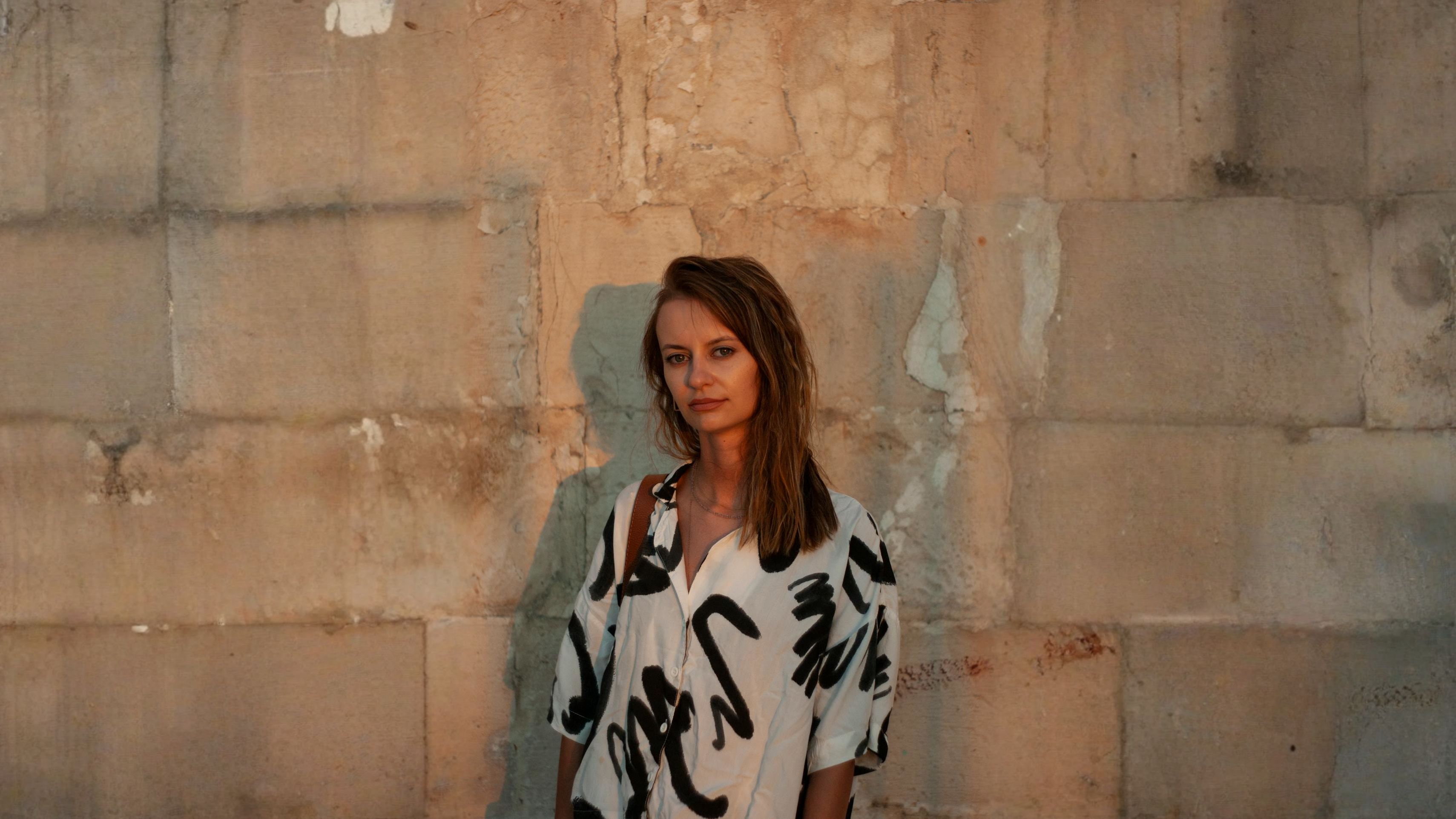 woman b_gen_fill old