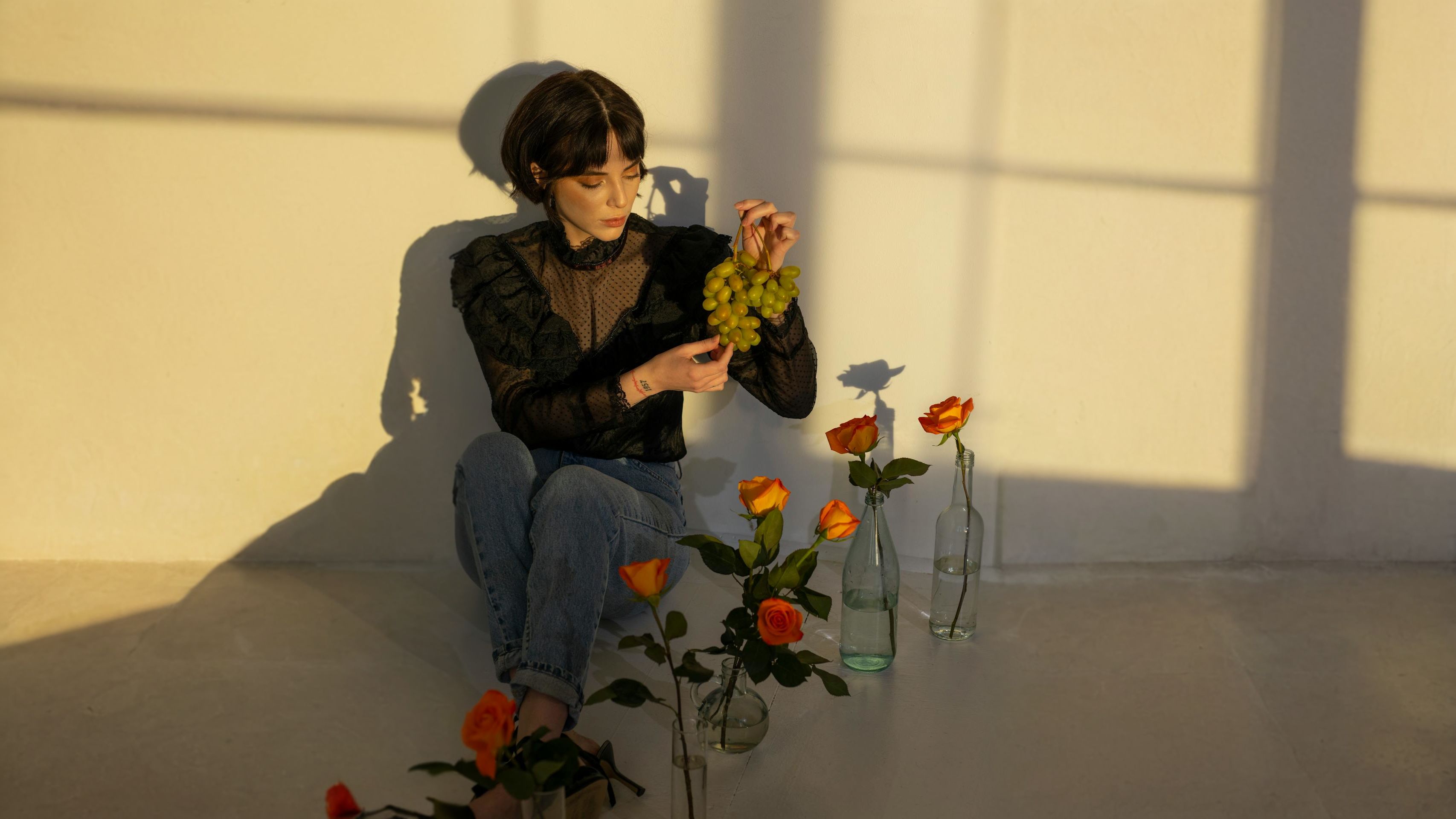 woman holding grapes b_gen_fill new